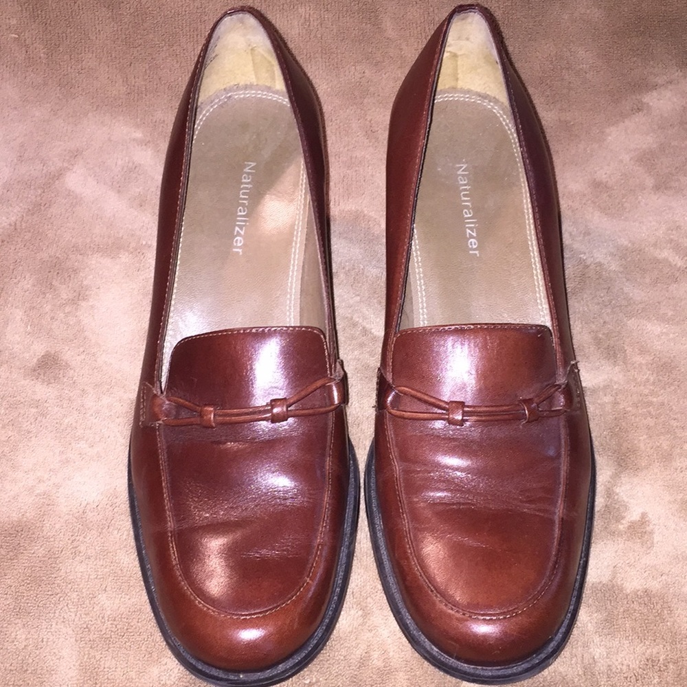 NWOT Naturalizer Sz 7M classy lthr, chunky heels